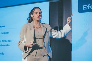 Dra Mariana Maciel